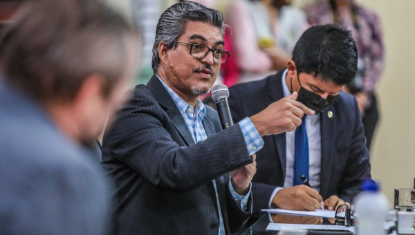 Edvaldo cobra celeridade do governo para sancionar lei que fixa em 32 anos a idade máxima para ingresso na PM e Bombeiros